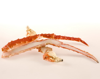 Opening the MOTHER LOAD on this King Crab Leg with my @dalstrong Sciss, King Crab