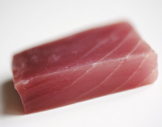 Super frozen tuna saku